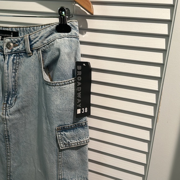 NWT Broadway Acid Wash 9 Pocket Jeans Skirt with Front Split. Size 6 - Picture 6 of 8
